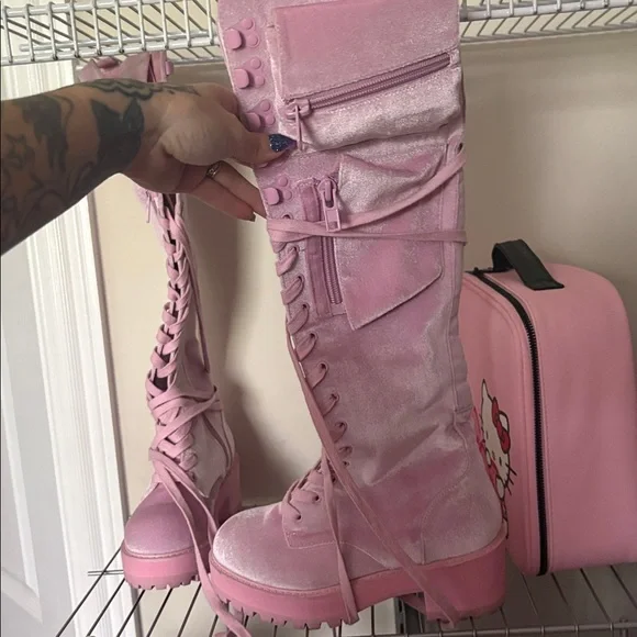 Dollskill velvet pink Lace-Up Platform Knee-High Boots size 6! Brand new! - Picture 4 of 5